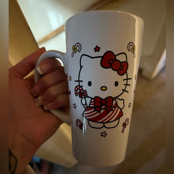 Hello kitty Christmas mug - Picture 2 of 4